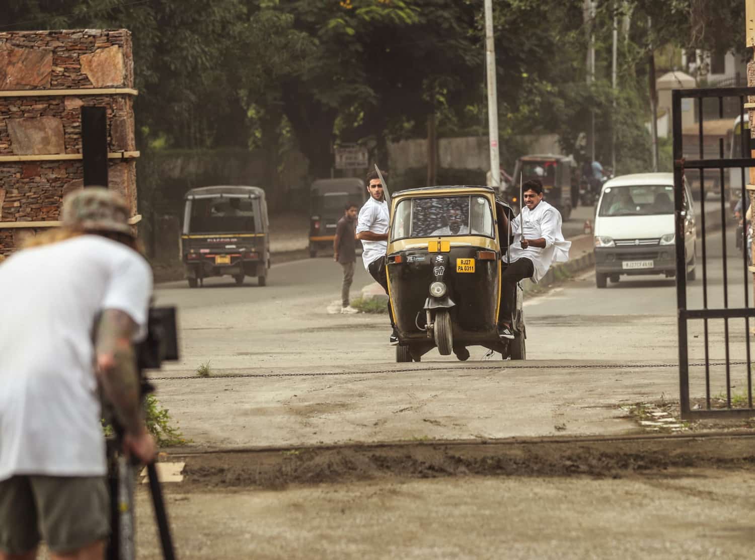 auto rickshaw stunt